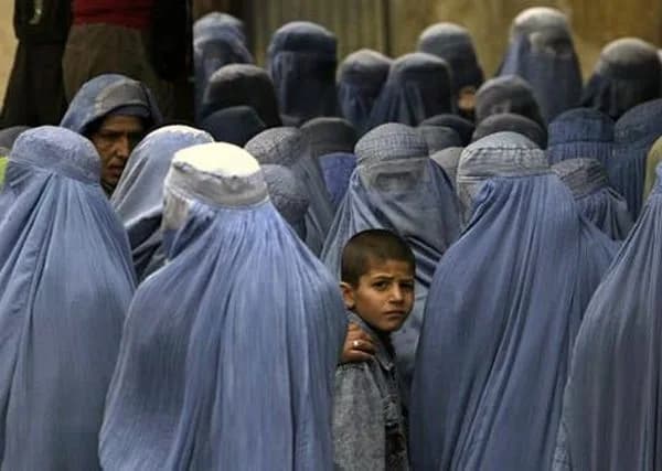 Afghaanse vrouwen in boerka volgens de sharia