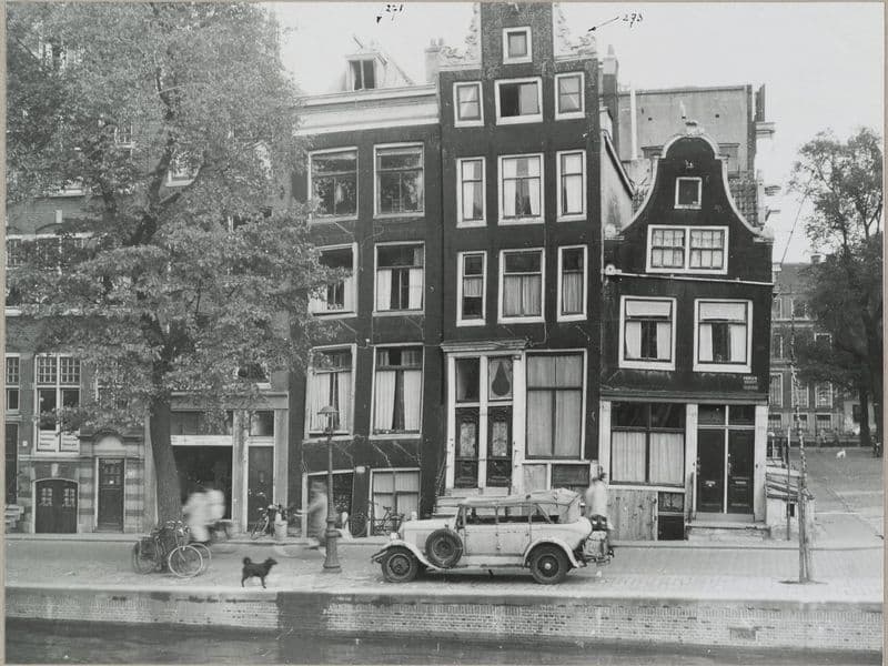 Het Achterhuis aan Prinsengracht 263, waar de familie Frank zat ondergedoken, vanaf de voorkant gezien