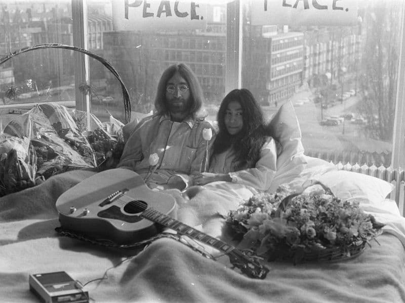 John Lennon en Yoko Ono in Amsterdam