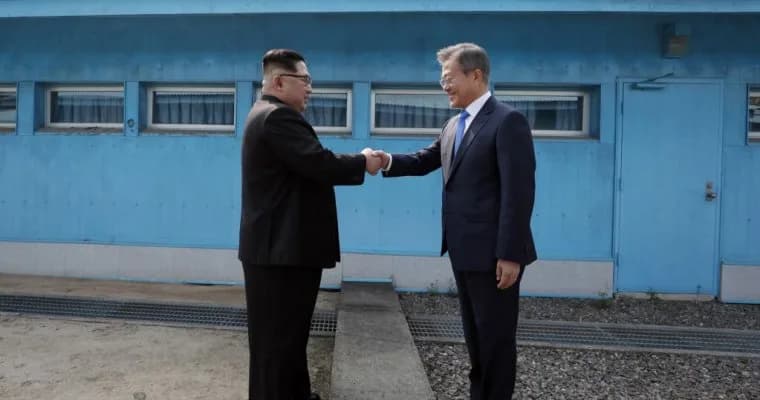 Kim Jong-un en Moon Jae-in bij de grens tussen Noord- en Zuid-Korea