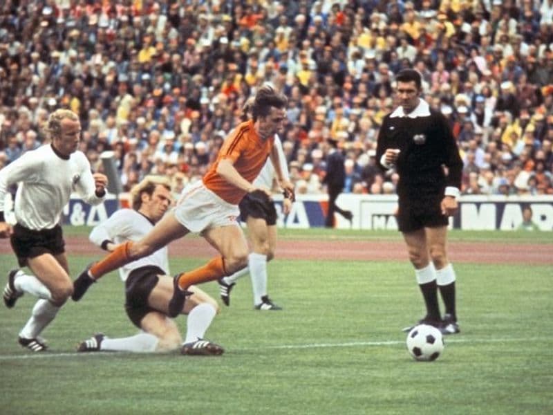 1974: Johan Cruijff wordt gevloerd in de WK-finale tegen West Duitsland