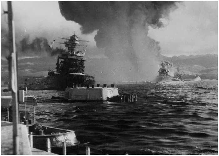 USS California zinkt