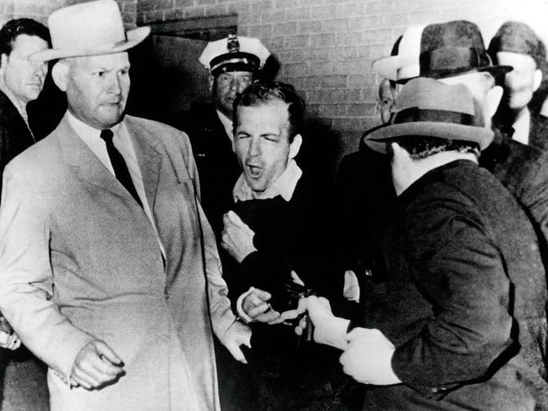 Lee Harvey Oswald neergeschoten door Jack Ruby